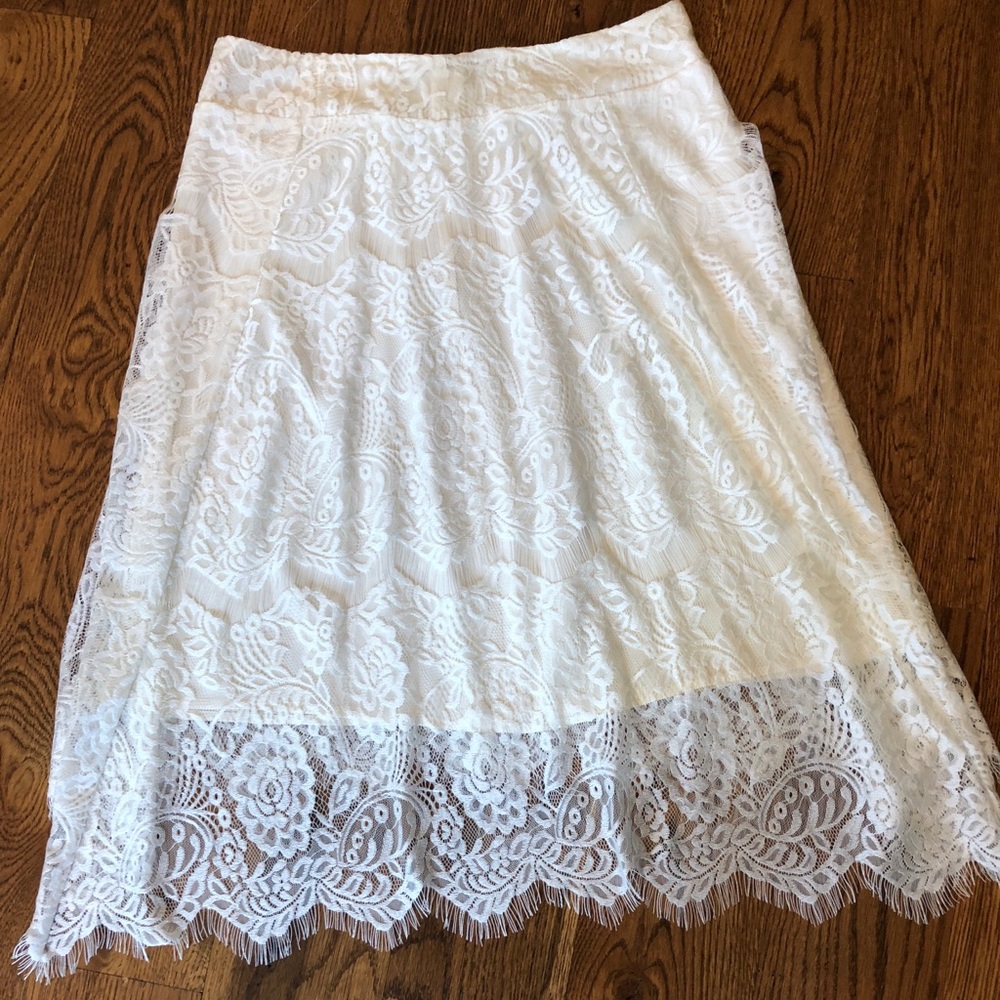 Lace skirt